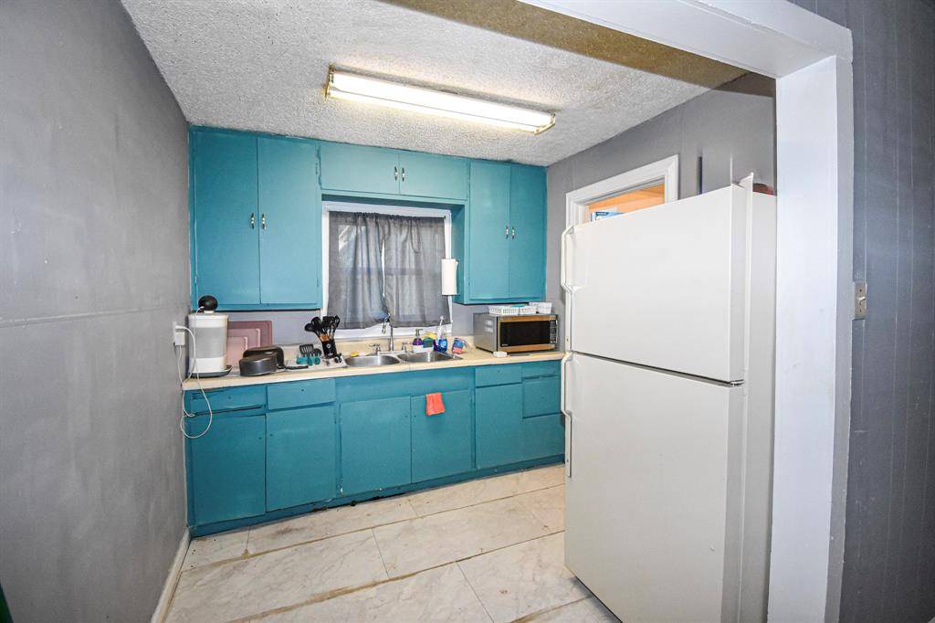 204 W Victoria, Brady, TX 76825