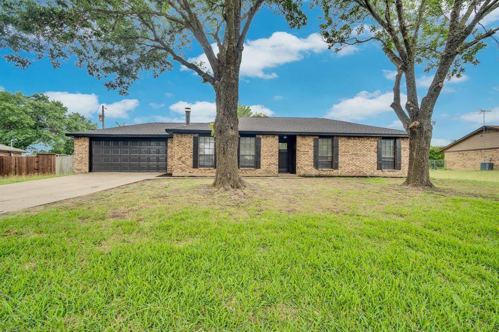 114 Becky Lane, Waxahachie, TX 75165