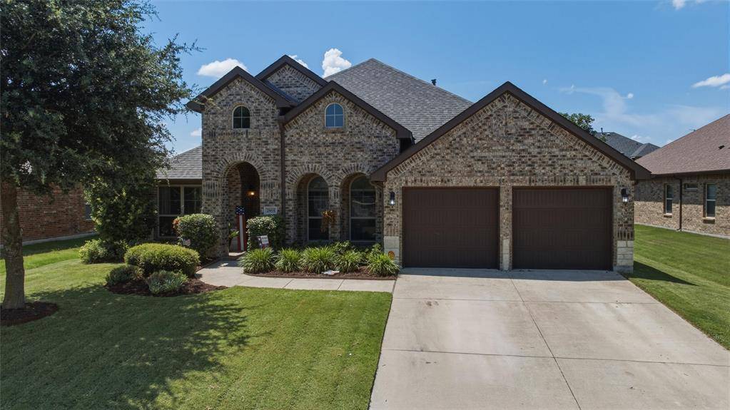 2955 Geneva Drive, Grand Prairie, TX 75054