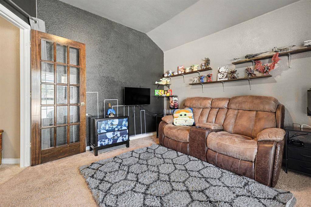 231 Orbit Drive, Lavon, TX 75166