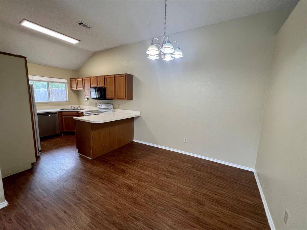 4308 Kelly Hill Drive, Arlington, TX 76017
