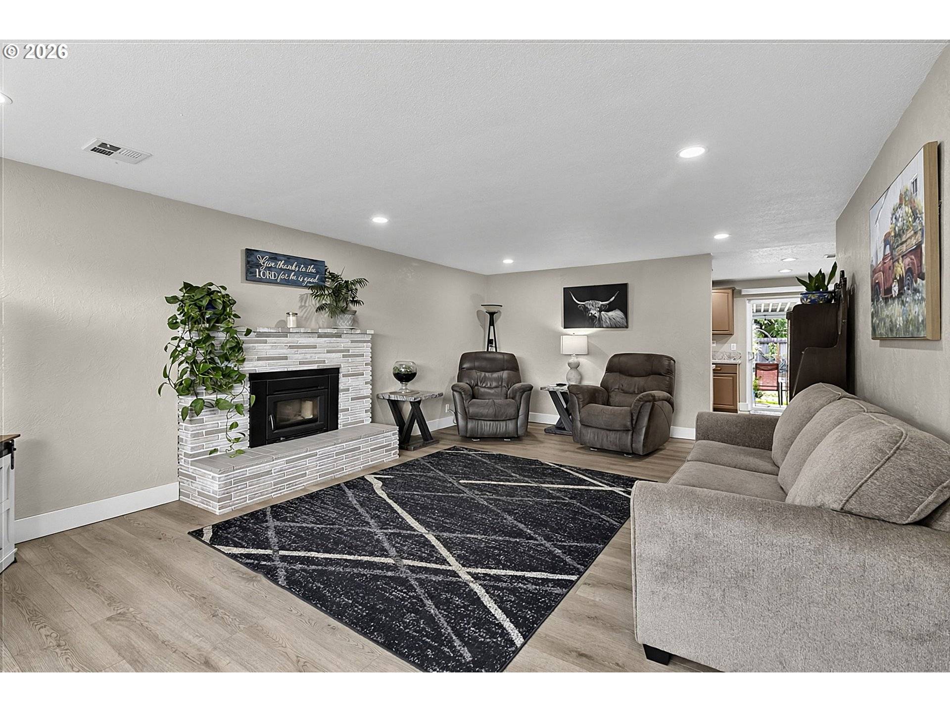 2460 DEBRA DR, Springfield, OR 97477
