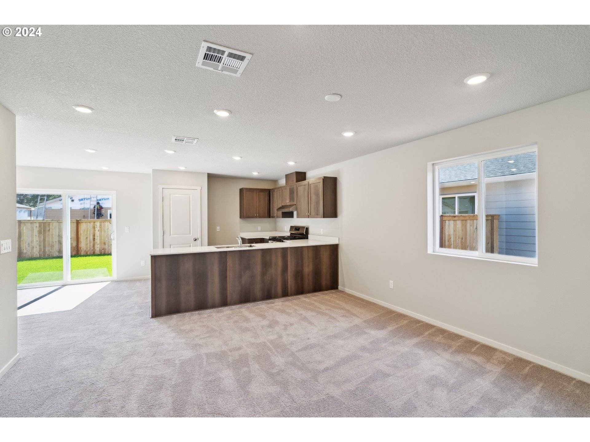 663 Minnesota ST, Lebanon, OR 97355
