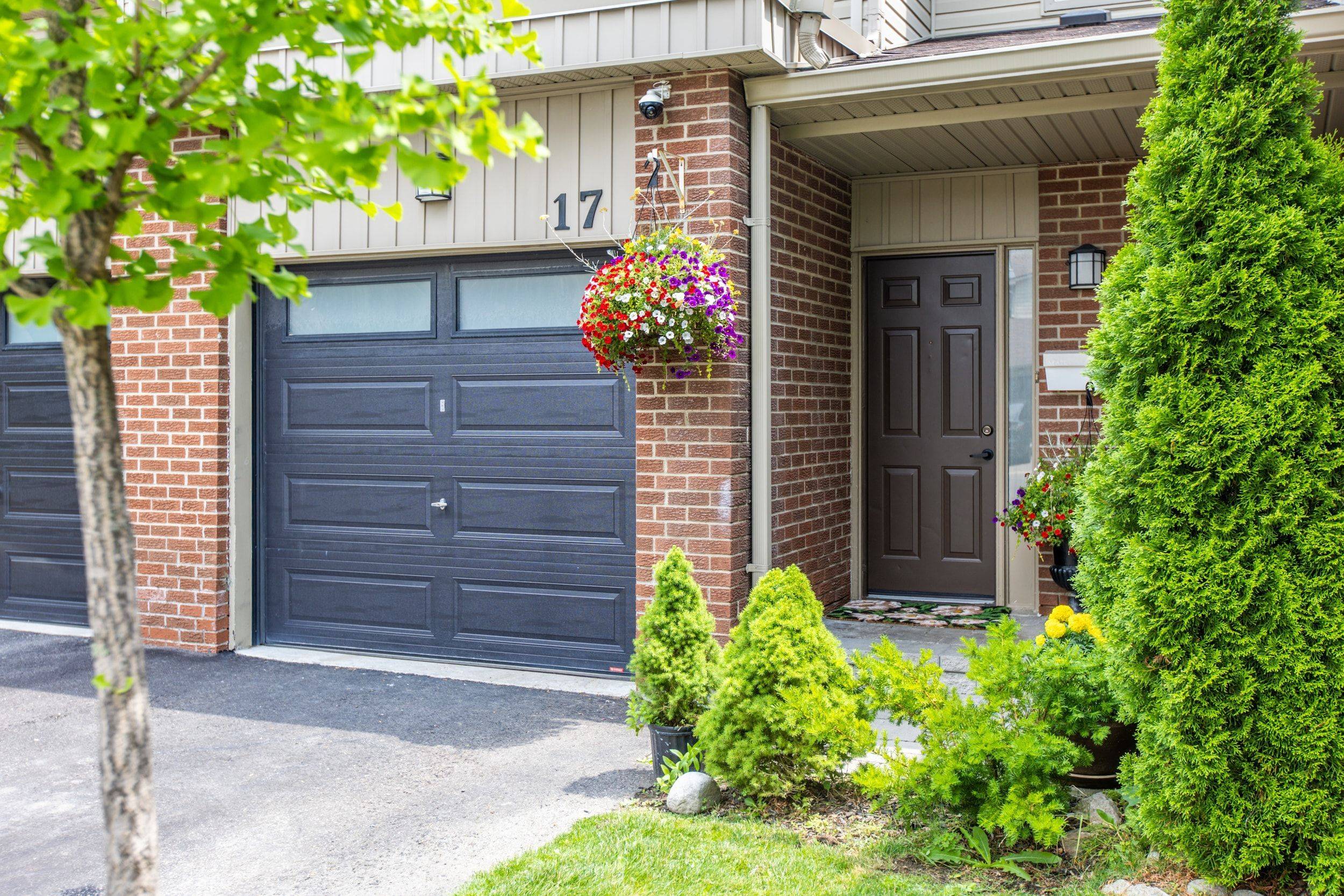 485 Meadows BLVD #17, Mississauga, ON L4Z 1H1