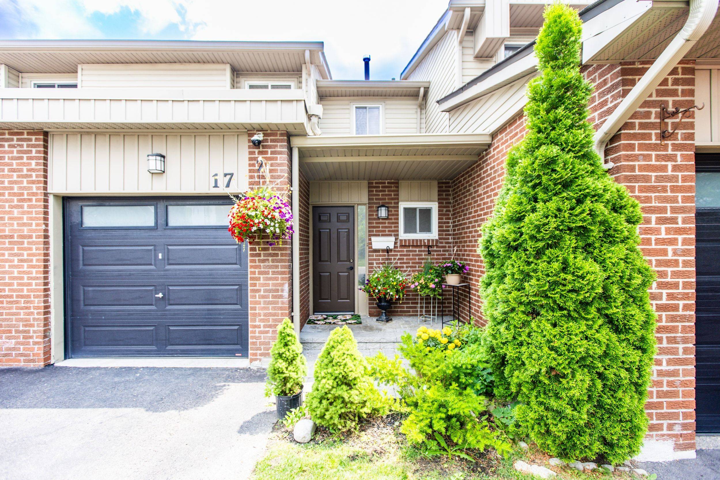 485 Meadows BLVD #17, Mississauga, ON L4Z 1H1