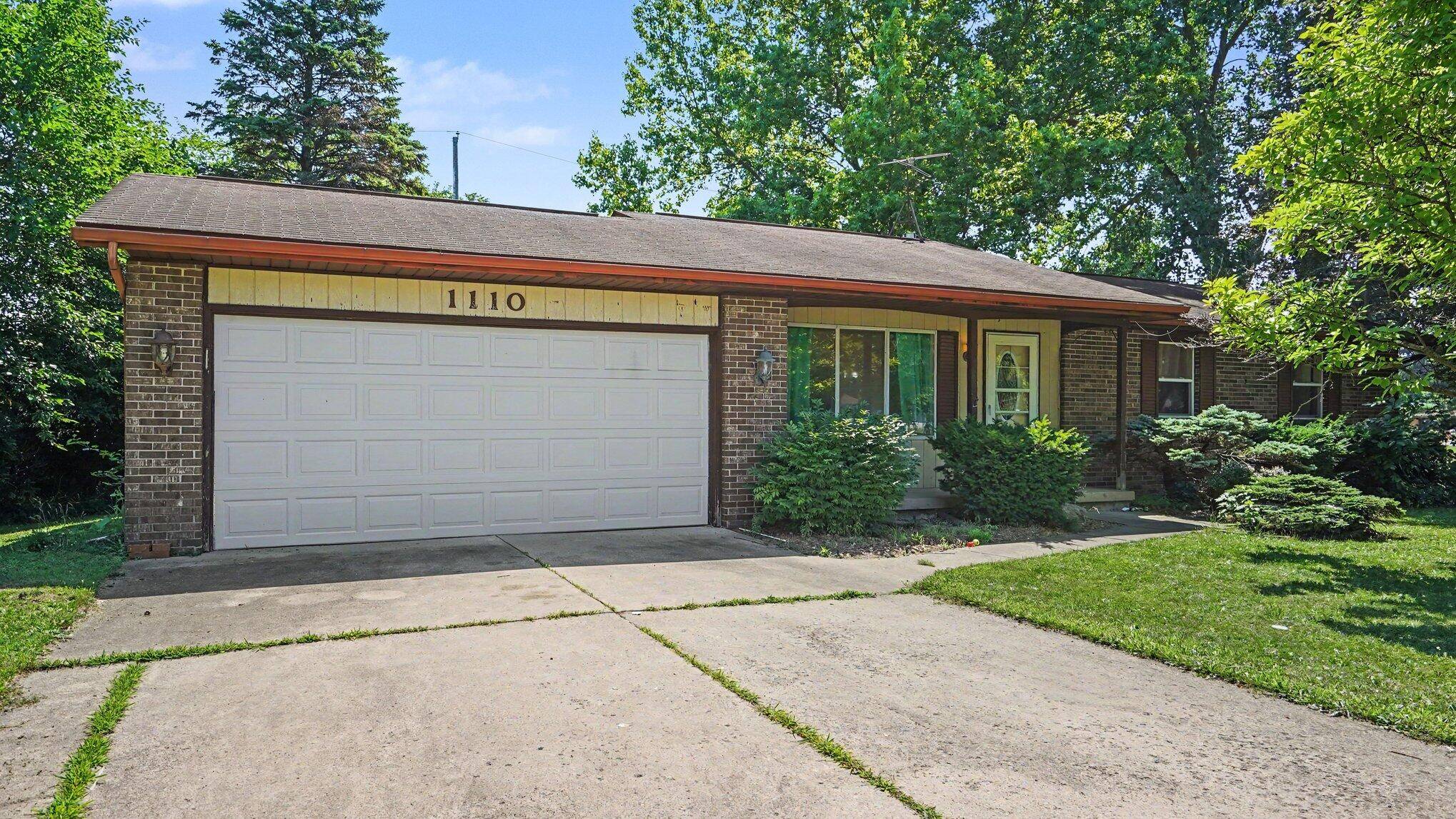 1110 Avalon AVE, Saginaw Twp, MI 48638
