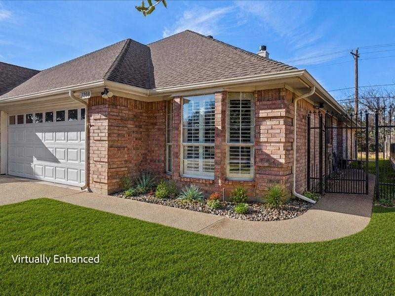 1208 Henard Lane, Granbury, TX 76048