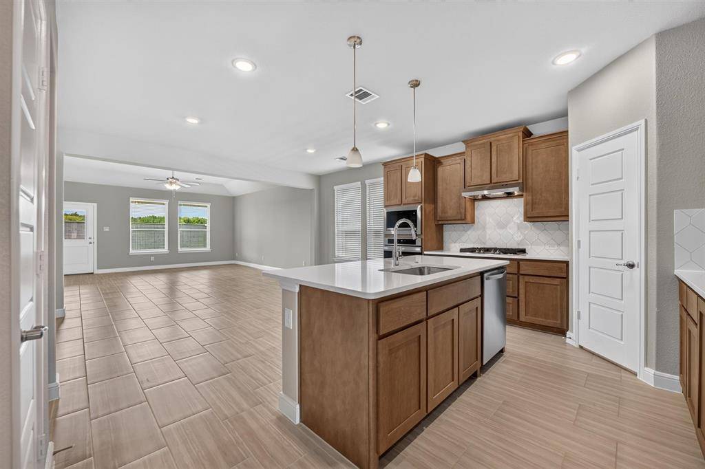 11224 WINGED ELM Way, Justin, TX 76247