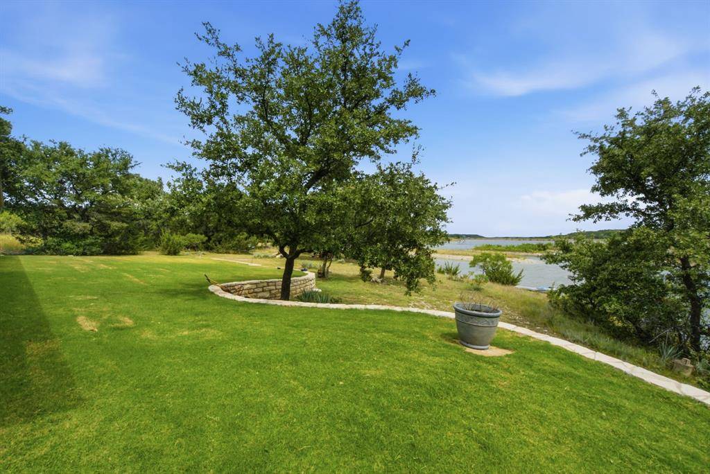 640 Sunfish Point, Bluff Dale, TX 76433