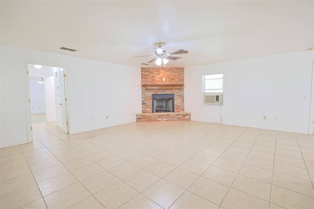 2550 W Lucas Road, Lucas, TX 75002