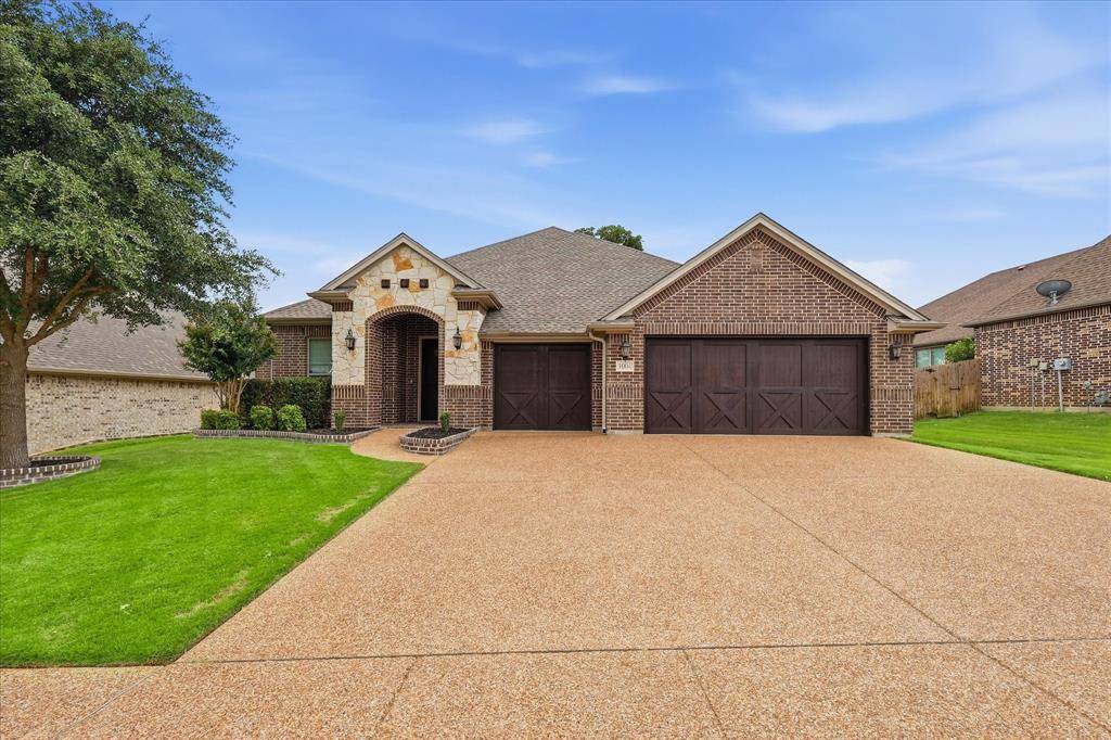 1004 Forest Hill Drive, Weatherford, TX 76087