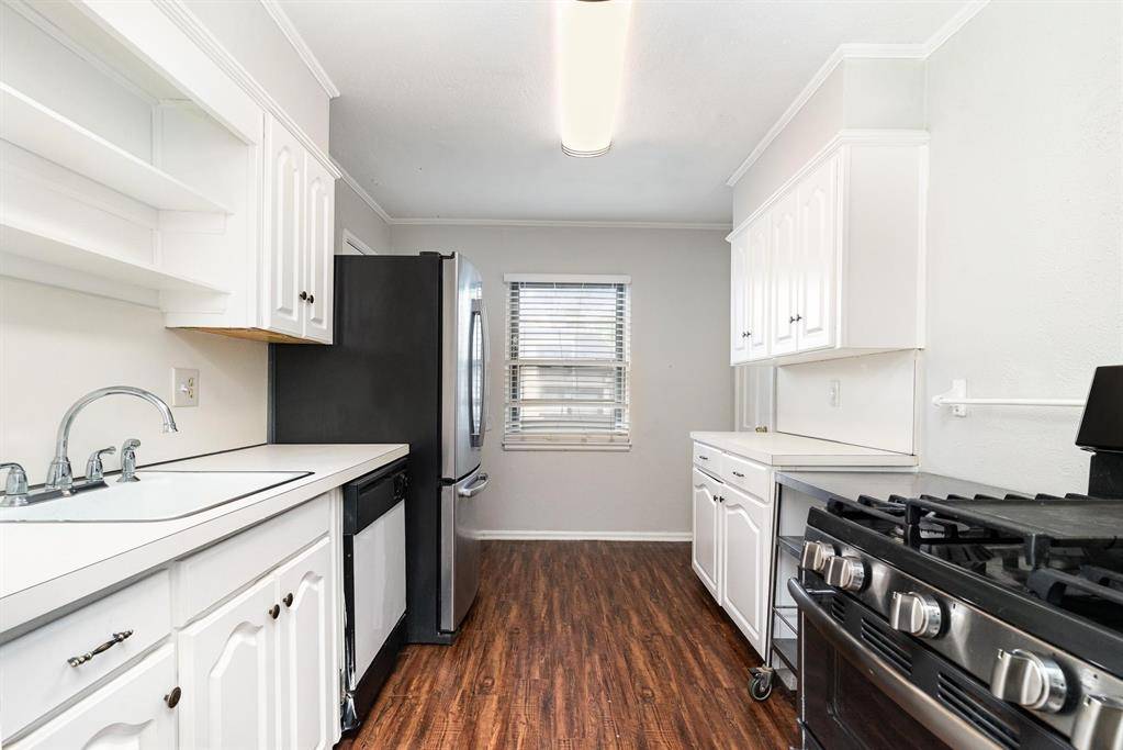 910 Reverchon Drive, Dallas, TX 75211