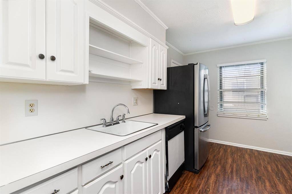 910 Reverchon Drive, Dallas, TX 75211