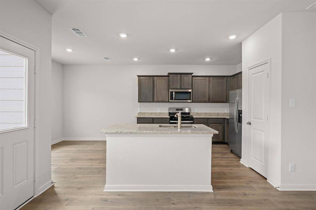 300 Revolution Drive, Venus, TX 76084
