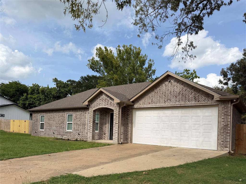 449 Cypress Street, Pittsburg, TX 75686