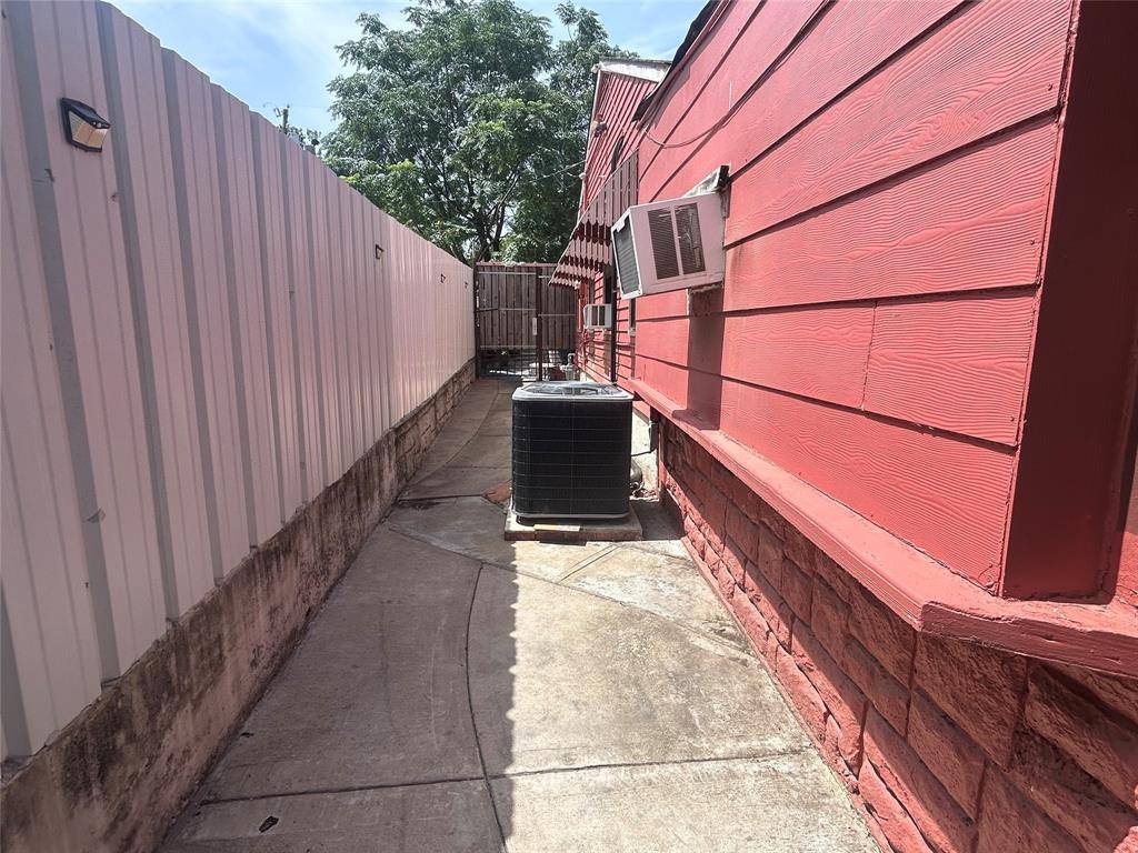 6709 Lovett Avenue, Dallas, TX 75227