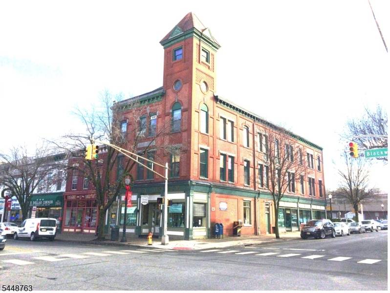16 W Black Well St6S War, Dover Town, NJ 07801