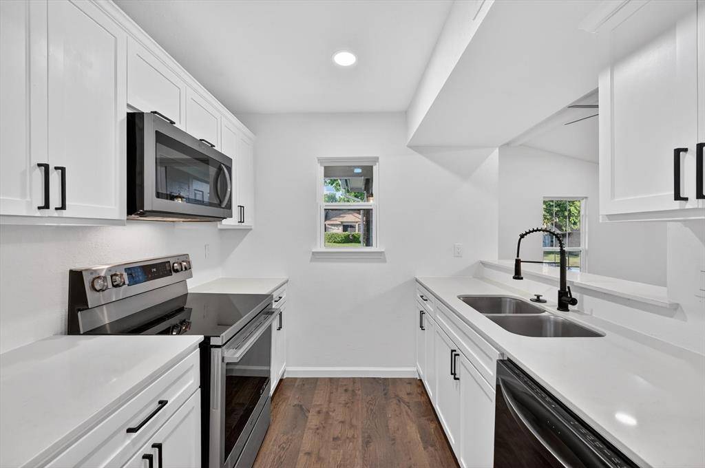 428 Dollins Street, Cedar Hill, TX 75104