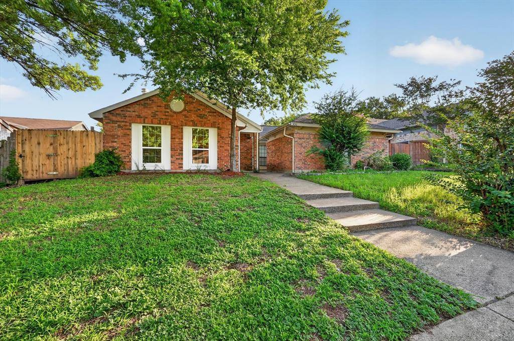428 Dollins Street, Cedar Hill, TX 75104