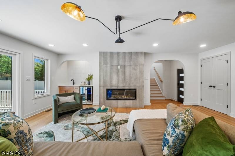596 White Oak Ridge Rd, Millburn Twp., NJ 07078