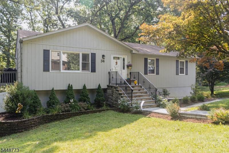 34 Crestwood Rd, Rockaway Boro, NJ 07866