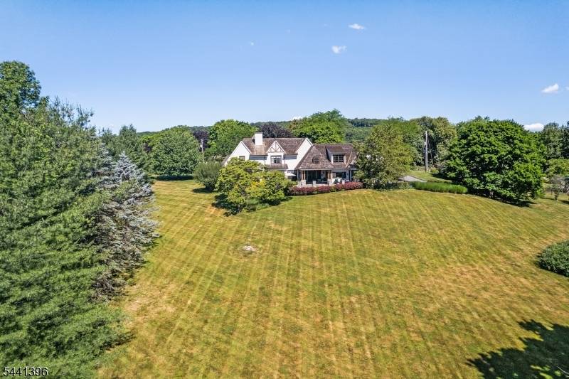 9 Pitney Dr, Mendham Twp., NJ 07945