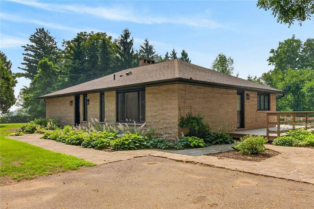1376 Mineral Springs RD, Hamilton, ON L9H 5E3