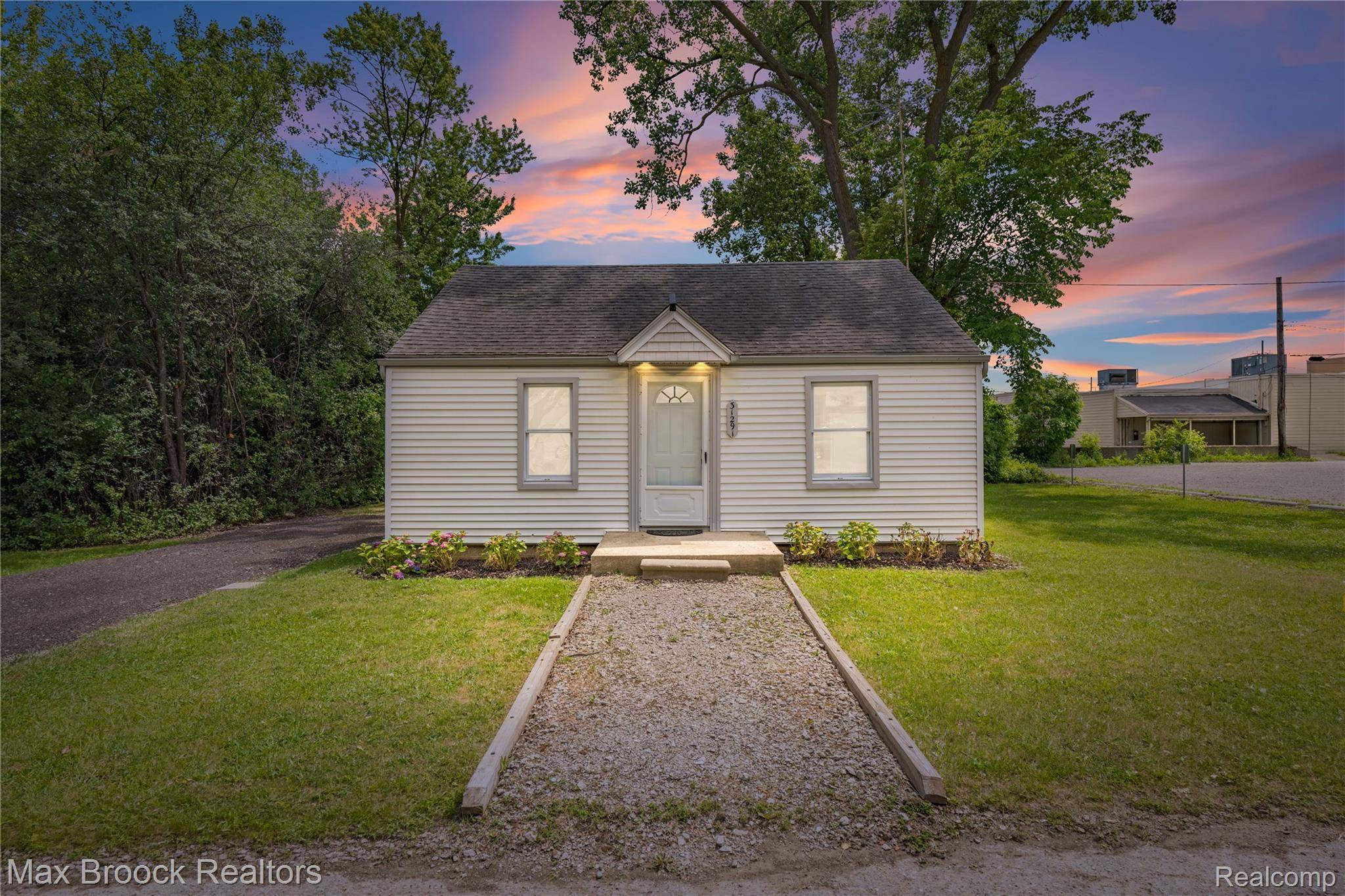 31291 Rexwood ST, Farmington Hills, MI 48334