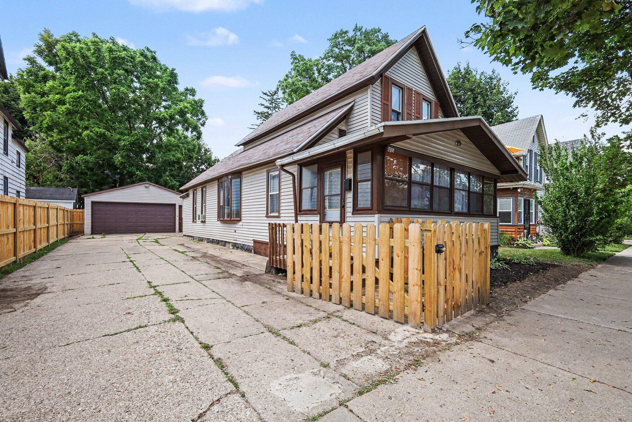 1015 Jennette AVE NW, City Of Grand Rapids, MI 49504