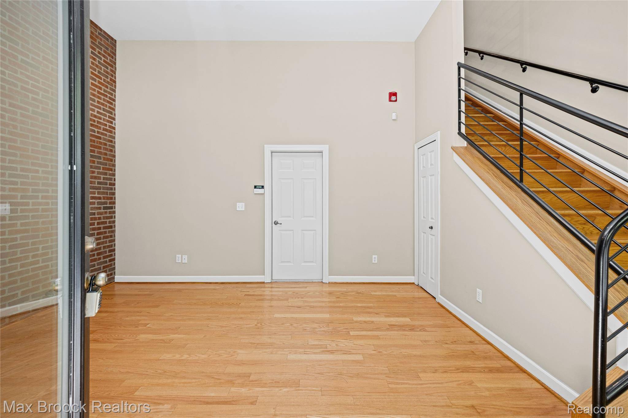 420 Lewis CT, Birmingham, MI 48009