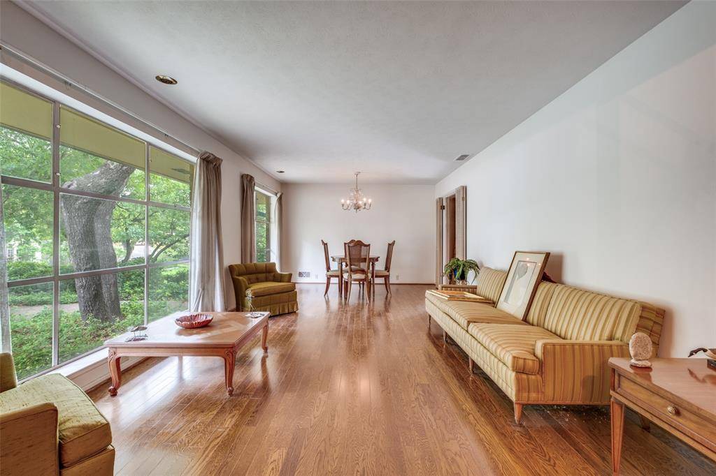 1723 Timbergrove Circle, Dallas, TX 75208