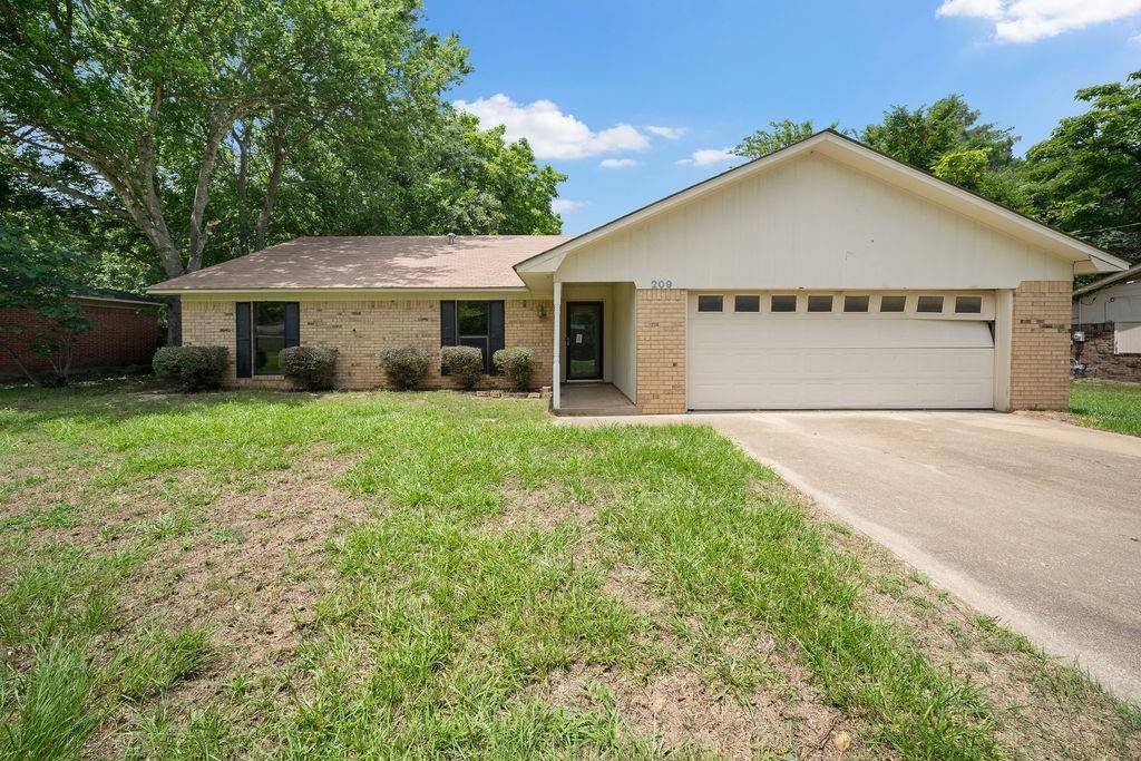 209 Magnolia, Chandler, TX 75758