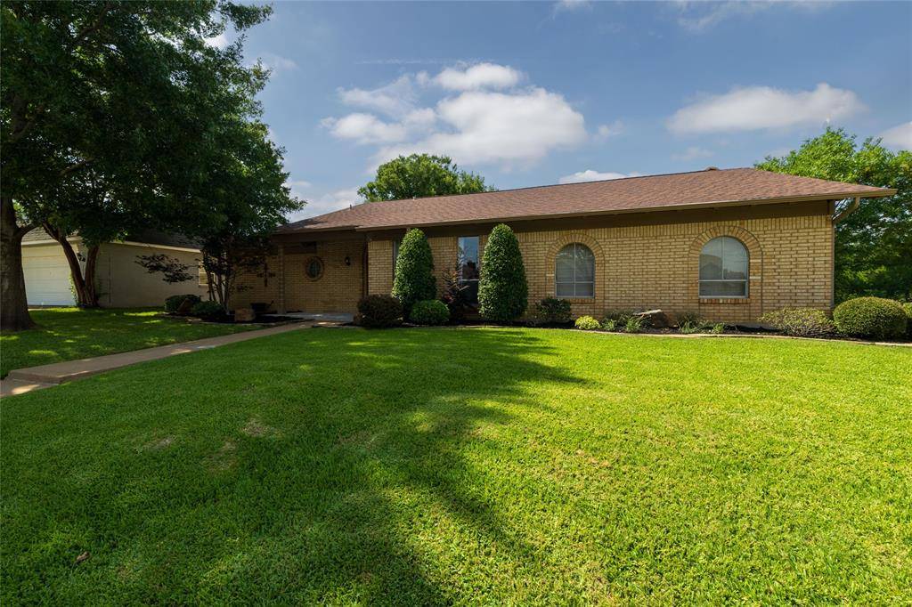 1710 Park Hill Drive, Arlington, TX 76012