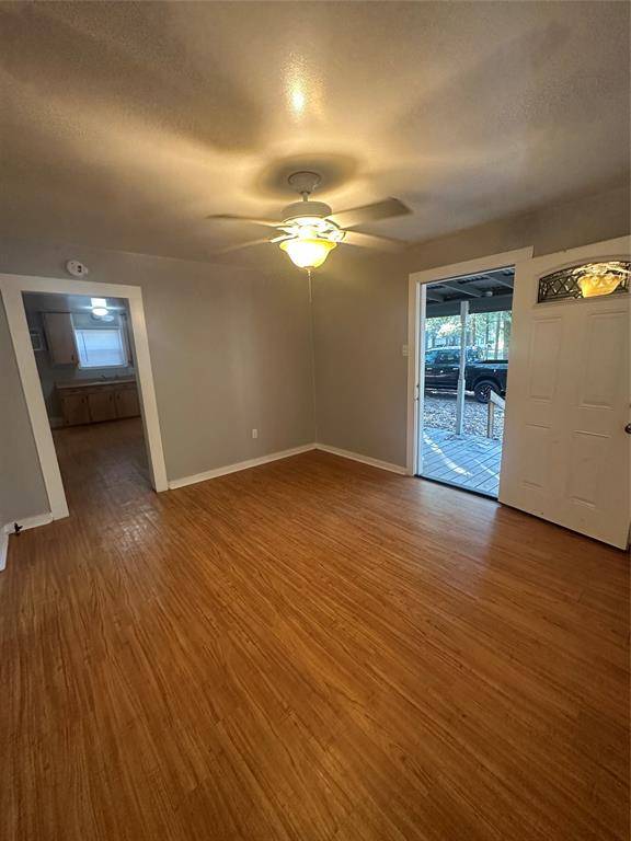 482 County Road 2212, Cleveland, TX 77327