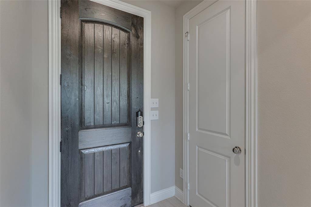 509 Hutchinson Lane, Lewisville, TX 75077