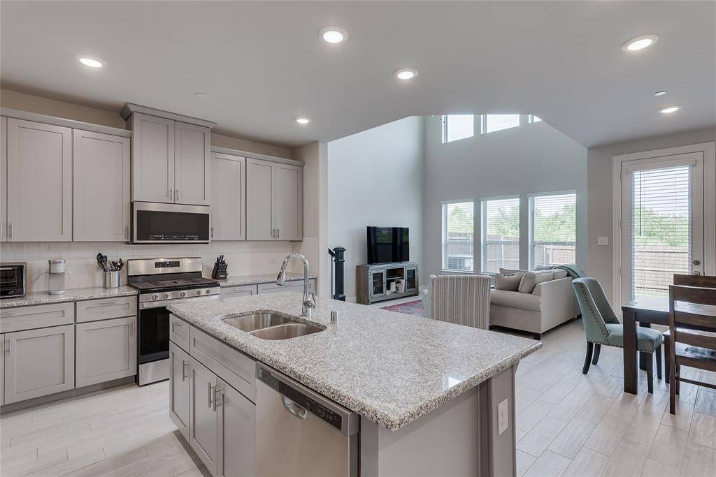 509 Hutchinson Lane, Lewisville, TX 75077