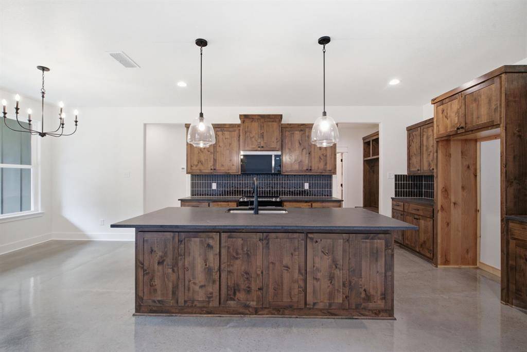 132 Graystone, Weatherford, TX 76088