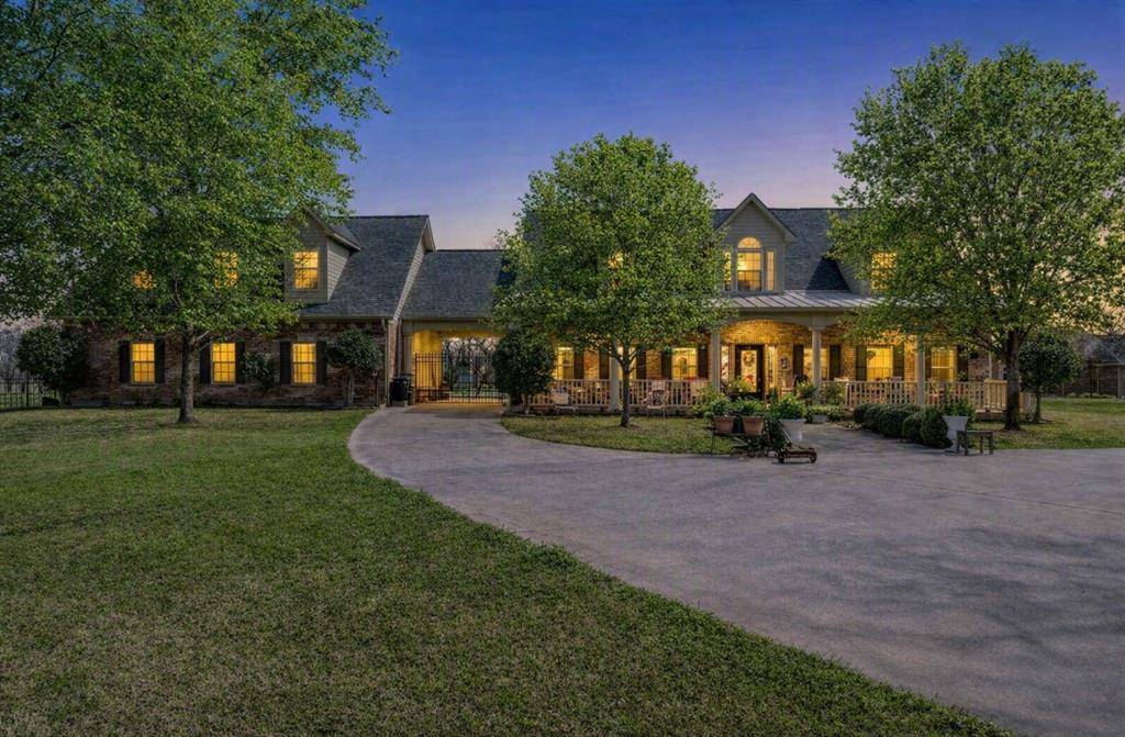 9001 Sawgrass Court, Granbury, TX 76049