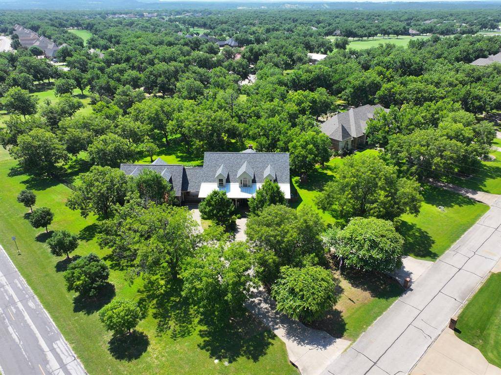 9001 Sawgrass Court, Granbury, TX 76049