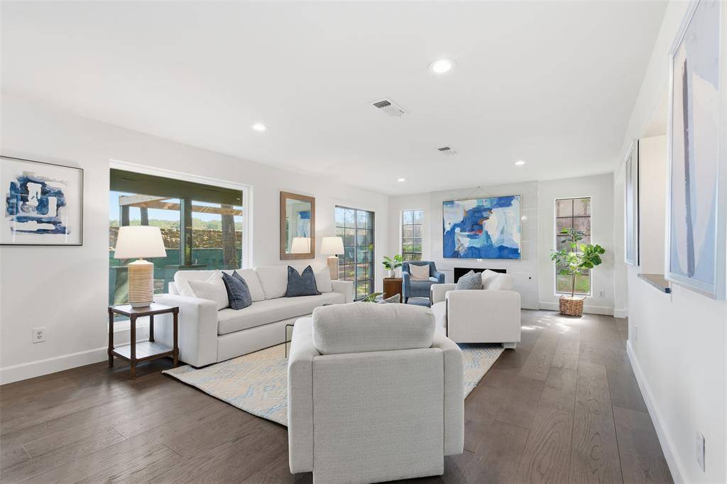 401 Rocky Canyon Court, Arlington, TX 76011