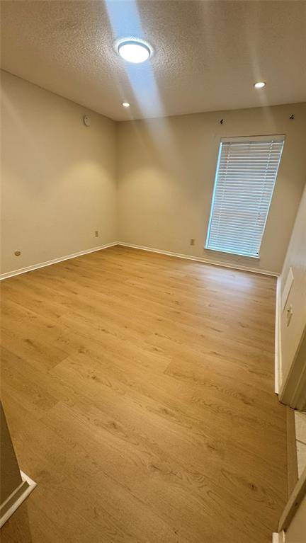 1908 CHASEWOOD Circle #207, Arlington, TX 76011