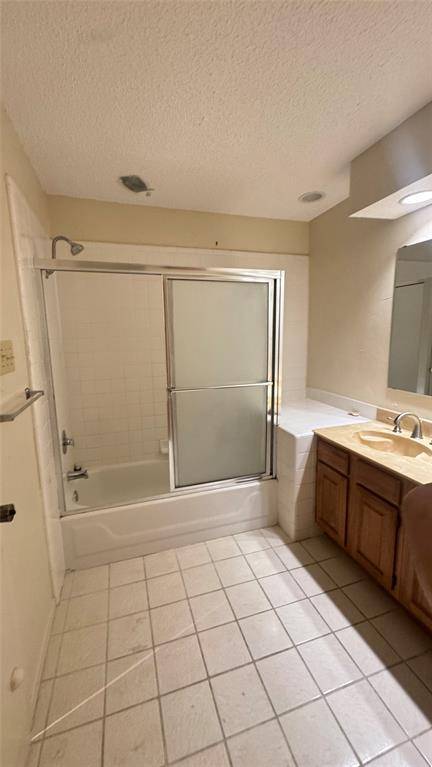 1908 CHASEWOOD Circle #207, Arlington, TX 76011