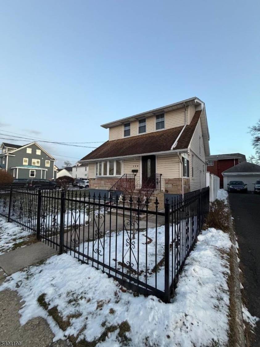 746 Murray St #1, Elizabeth City, NJ 07202