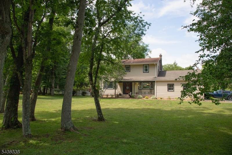 4 Laurel Pl, Chester Twp., NJ 07930