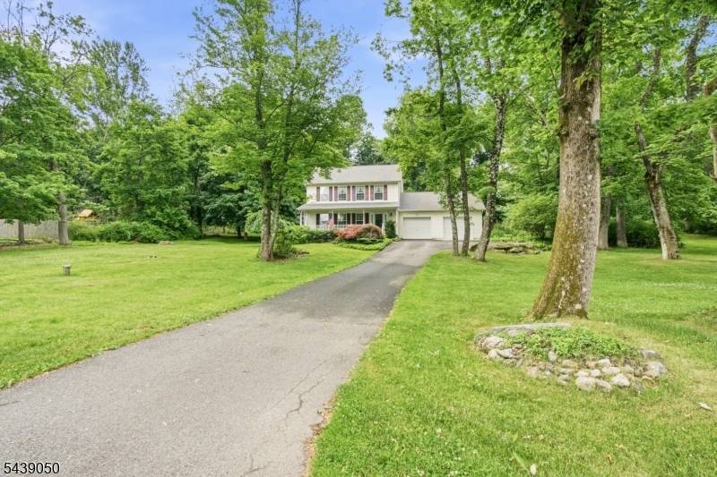 10 Mountainside Dr, Andover Twp., NJ 07860