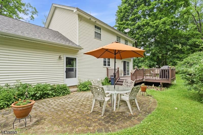 10 Mountainside Dr, Andover Twp., NJ 07860
