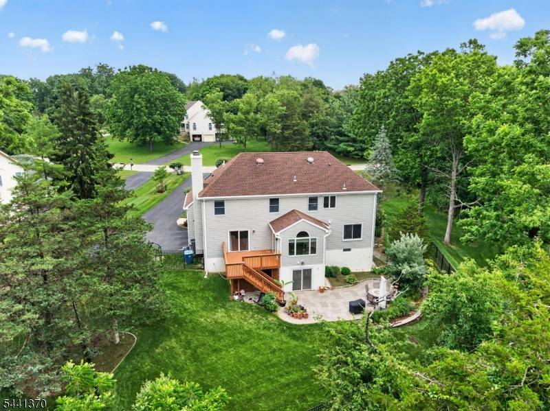6 Chaucer Dr, Clinton Twp., NJ 08801