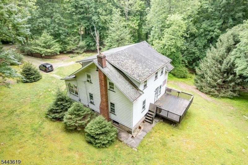 121 Townsend Rd, Wanaque Boro, NJ 07465