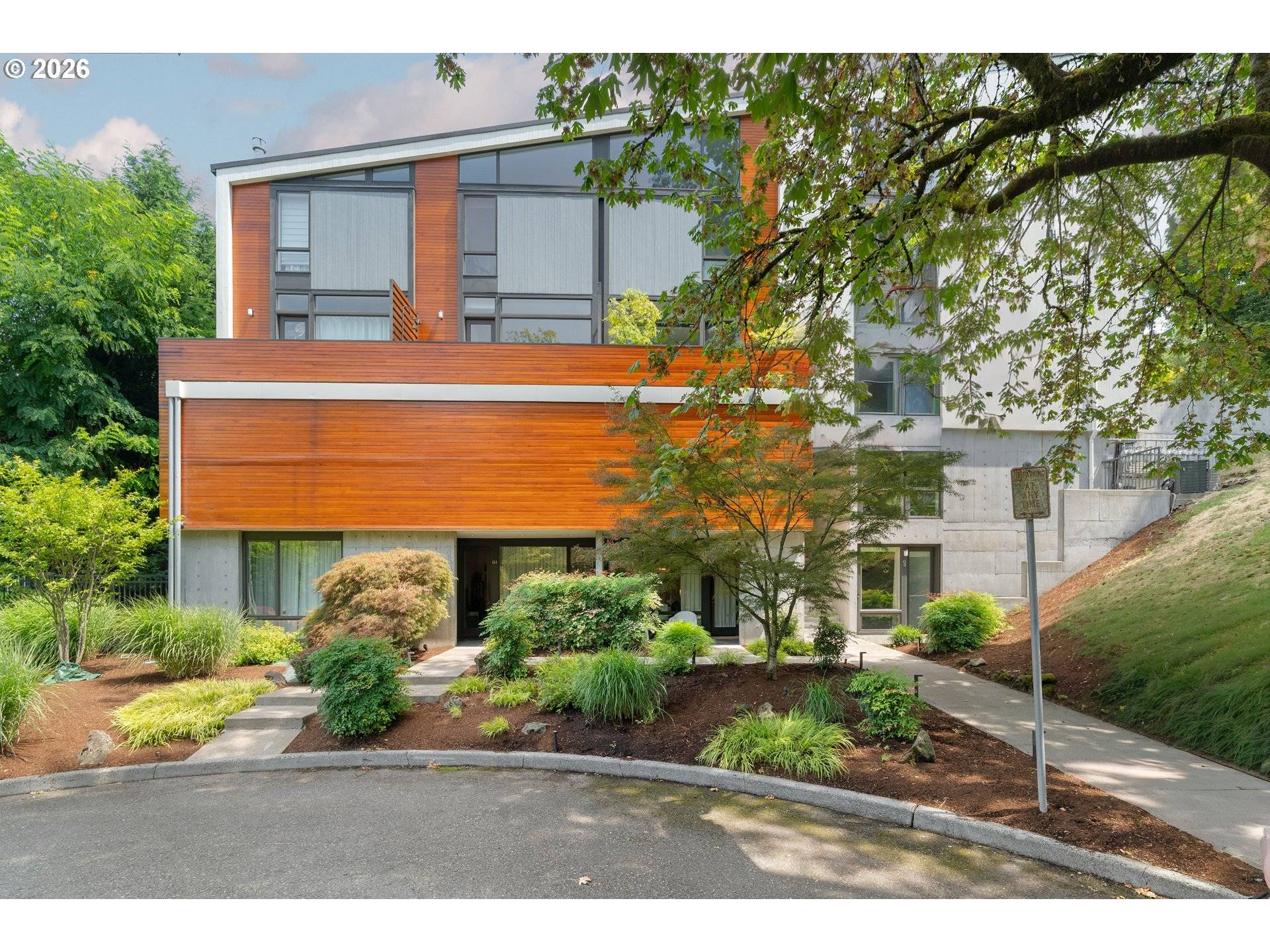 245 SW MEADE ST #G2, Portland, OR 97201