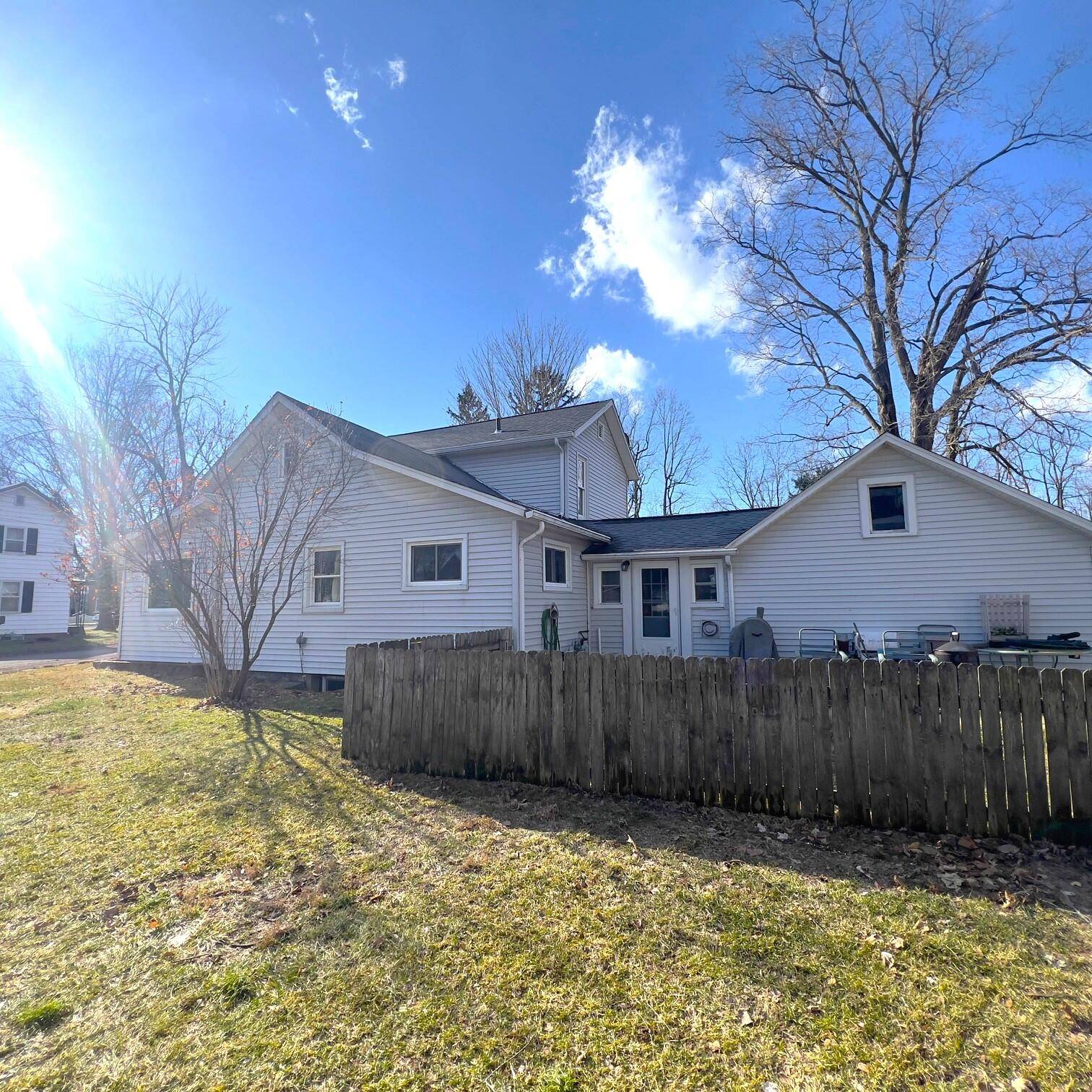 407 Barry ST, Colon Vllg, MI 49040